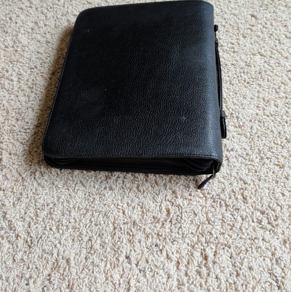 Black Leather Zip Portfolio - Unbranded - Picture 5 of 5
